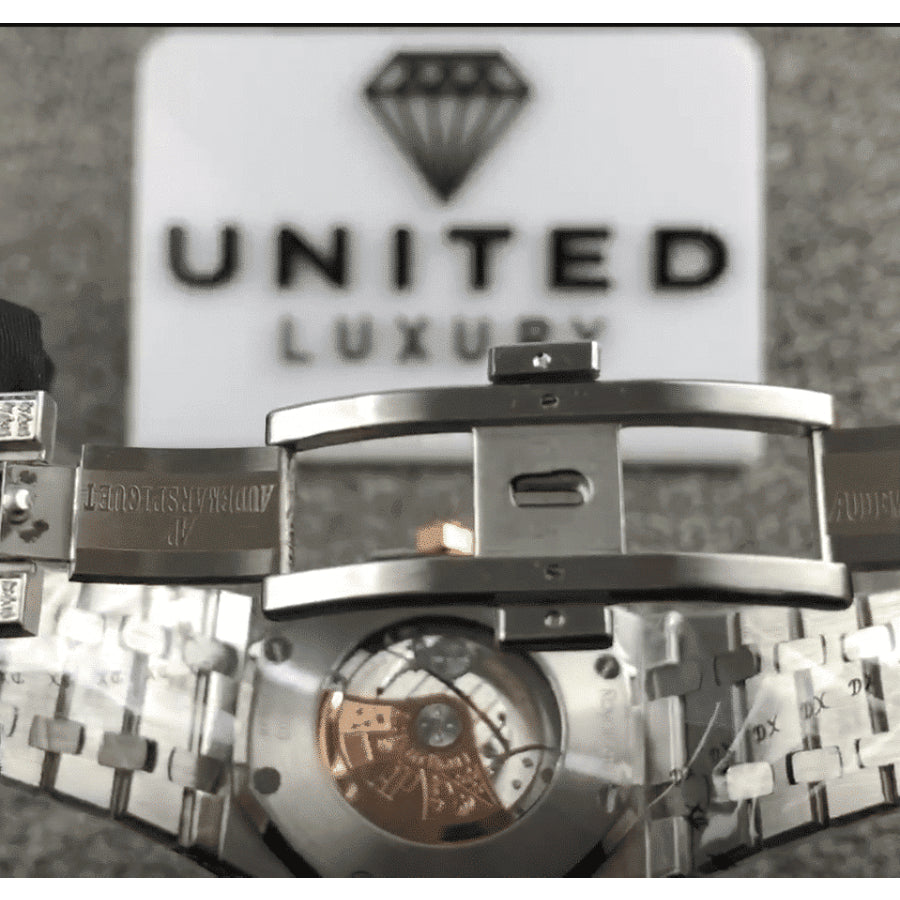 Royal Oak “Iced Out Yellow Gold” (Ref. 15400SR.OO.1220SR.01)