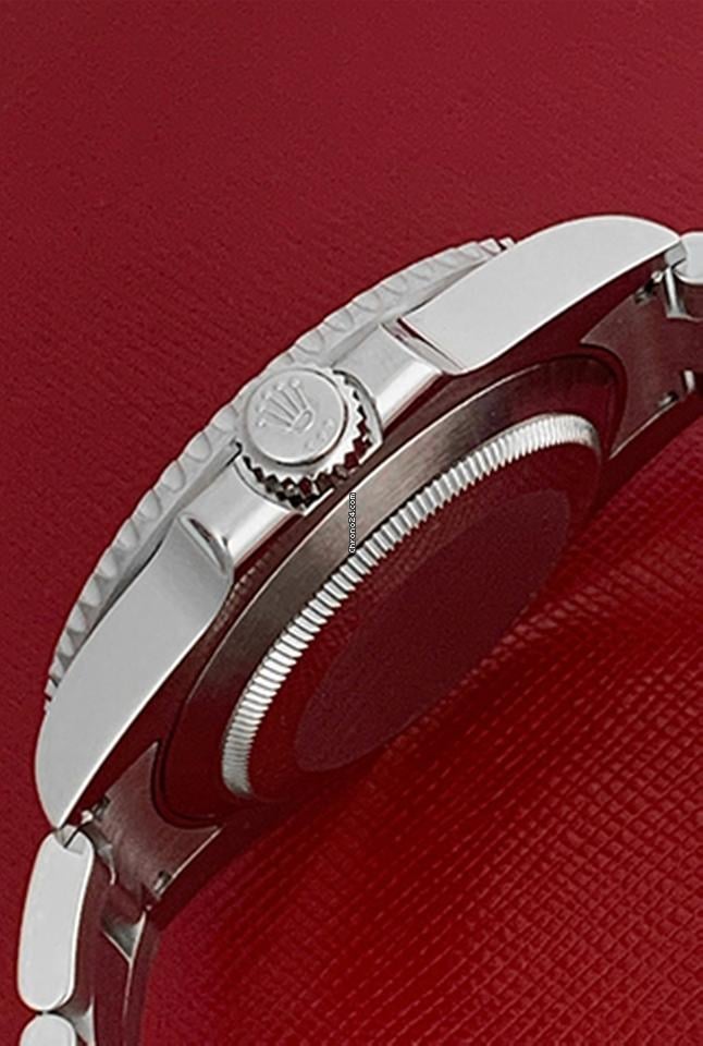 Submariner Date (Ref. 116610LV)