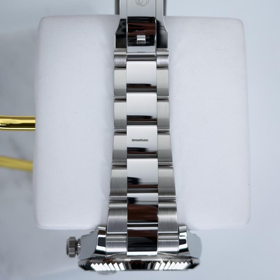Sky-Dweller (Ref. 336934) Mint Green Dial