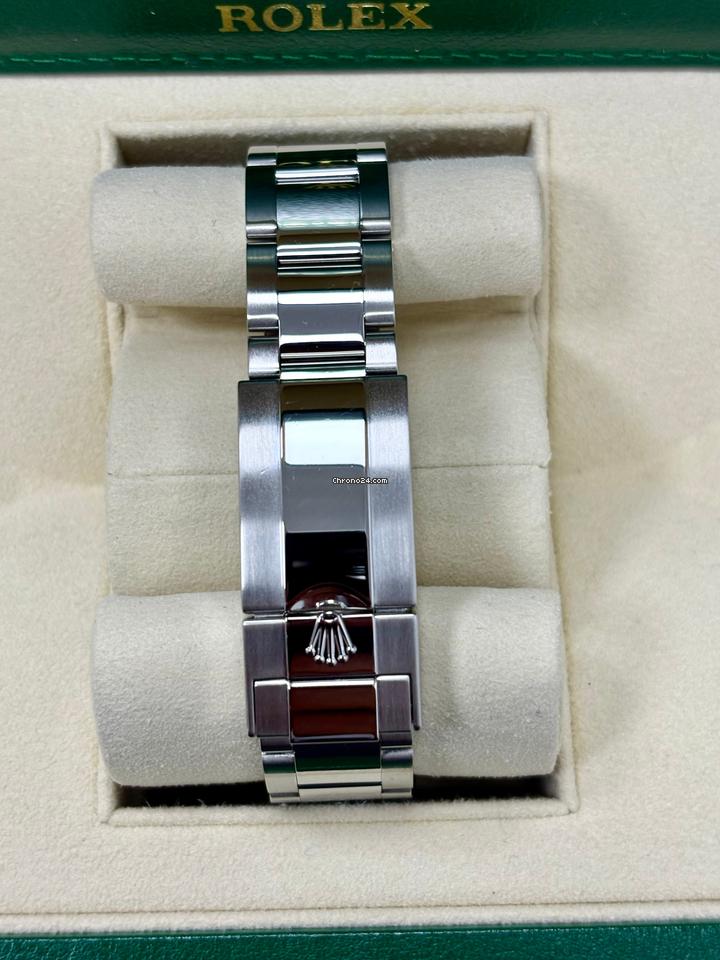 Yacht-Master 40 (Reference 126622) Slate/Dark Rhodium Dial or Blue Dial