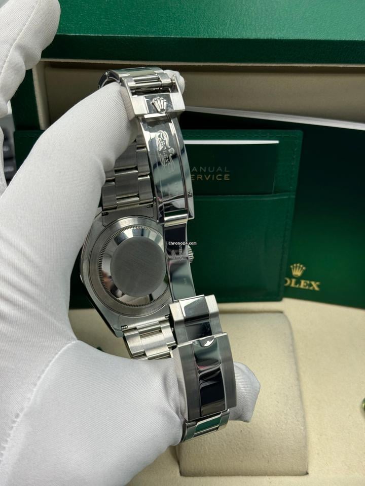 Yacht-Master 40 (Reference 126622) Slate/Dark Rhodium Dial or Blue Dial