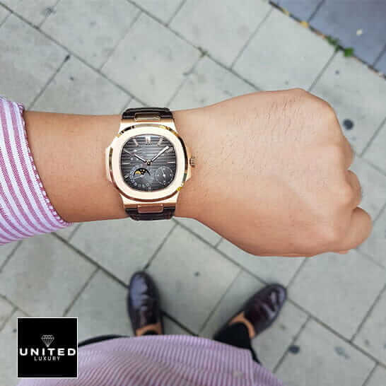 Patek Philippe Nautilus 5712R-001 “Rose Gold” High Fidelity Replica
