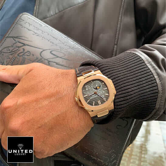 Patek Philippe Nautilus 5712R-001 “Rose Gold” High Fidelity Replica
